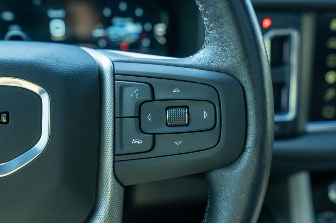 GMC Yukon Denali 4WD 2024