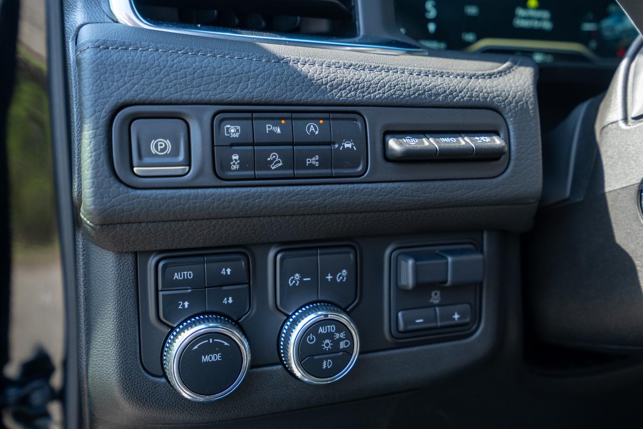 GMC Yukon Denali 4WD 2024