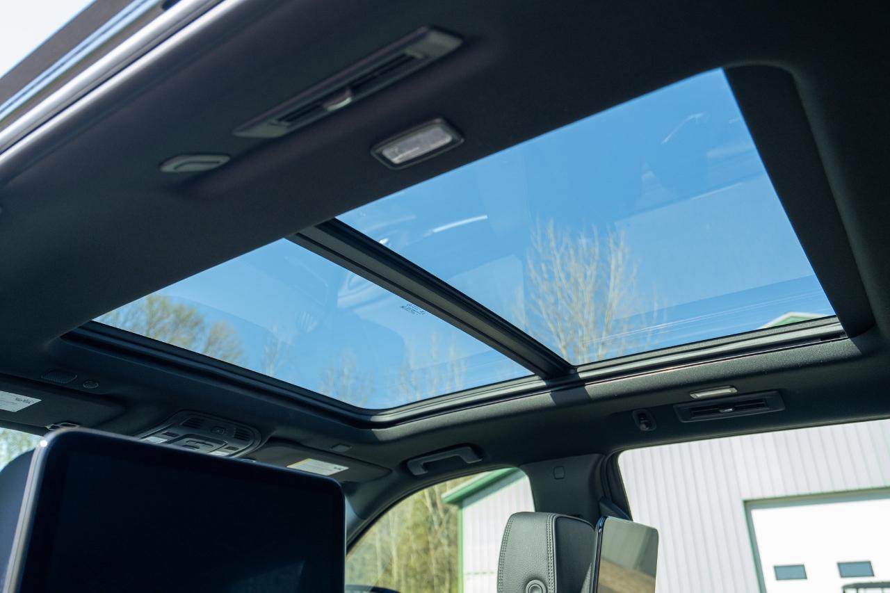 GMC Yukon Denali 4WD 2024