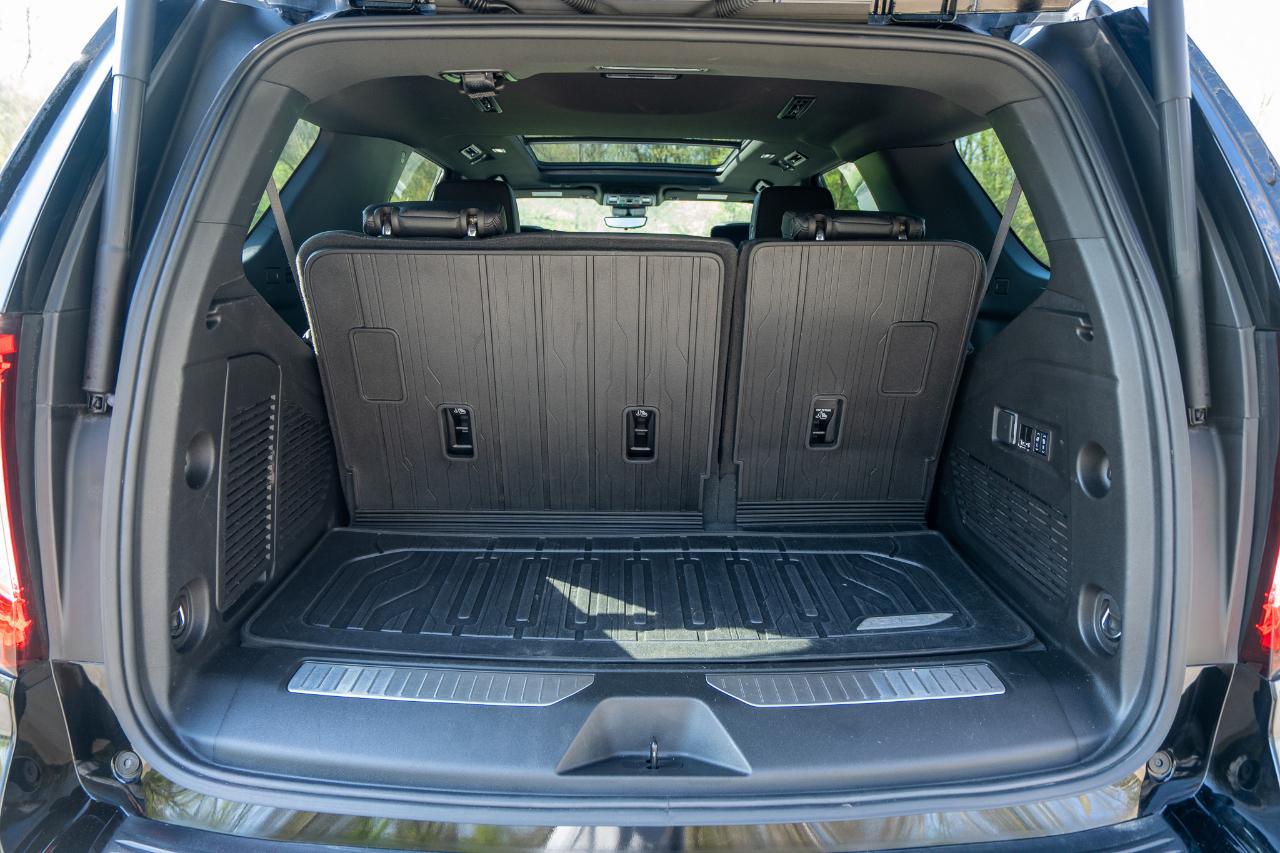 GMC Yukon Denali 4WD 2024