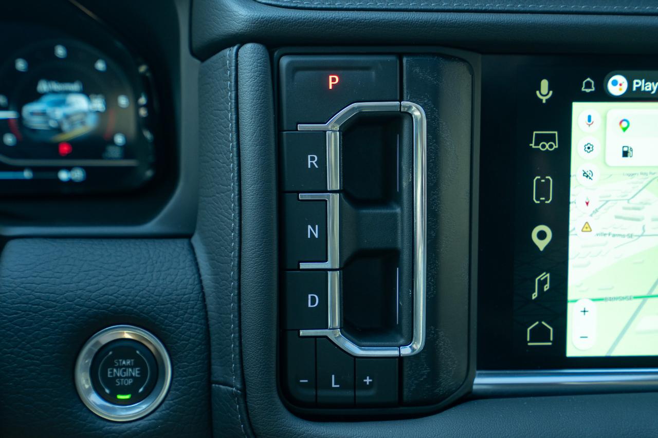 GMC Yukon Denali 4WD 2024