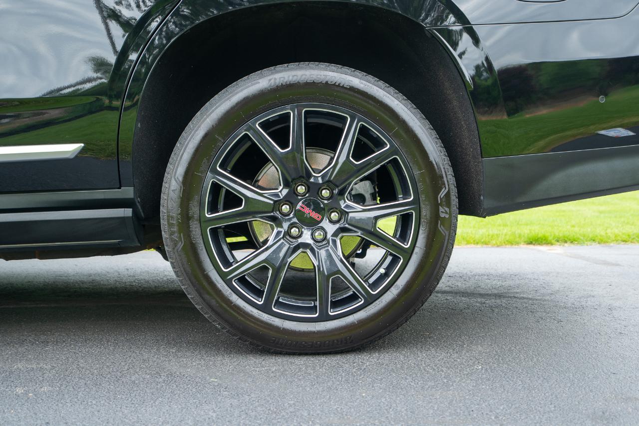 2024 GMC Yukon Denali - Photo 10
