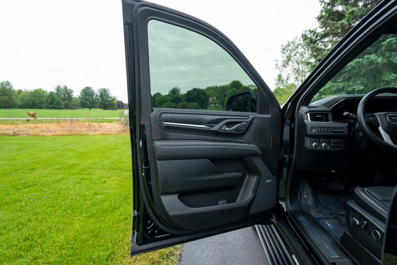 2024 GMC Yukon Denali - Photo 11