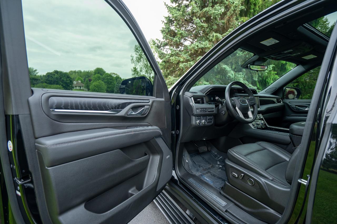 2024 GMC Yukon Denali - Photo 12