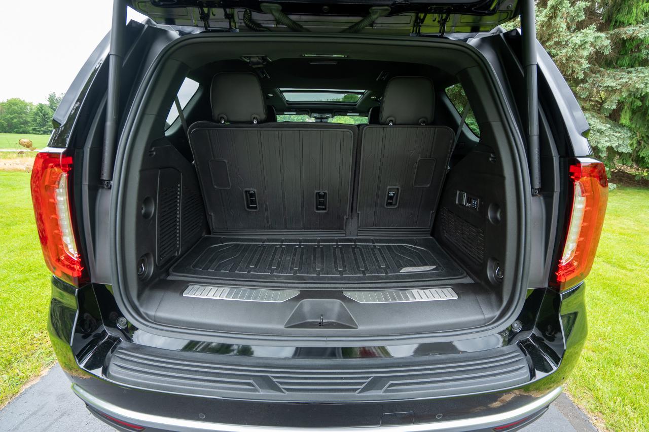2024 GMC Yukon Denali - Photo 26