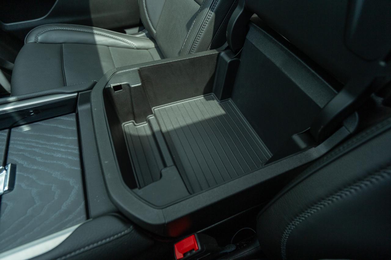 2024 GMC Yukon Denali - Photo 39