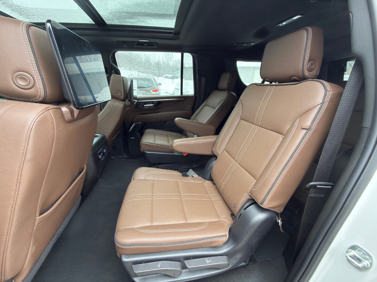 Chevrolet Suburban High Country 4WD 2025