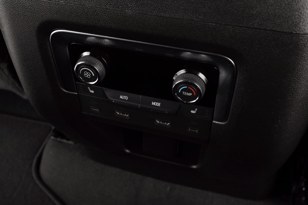 Chevrolet Suburban High Country 4WD 2025