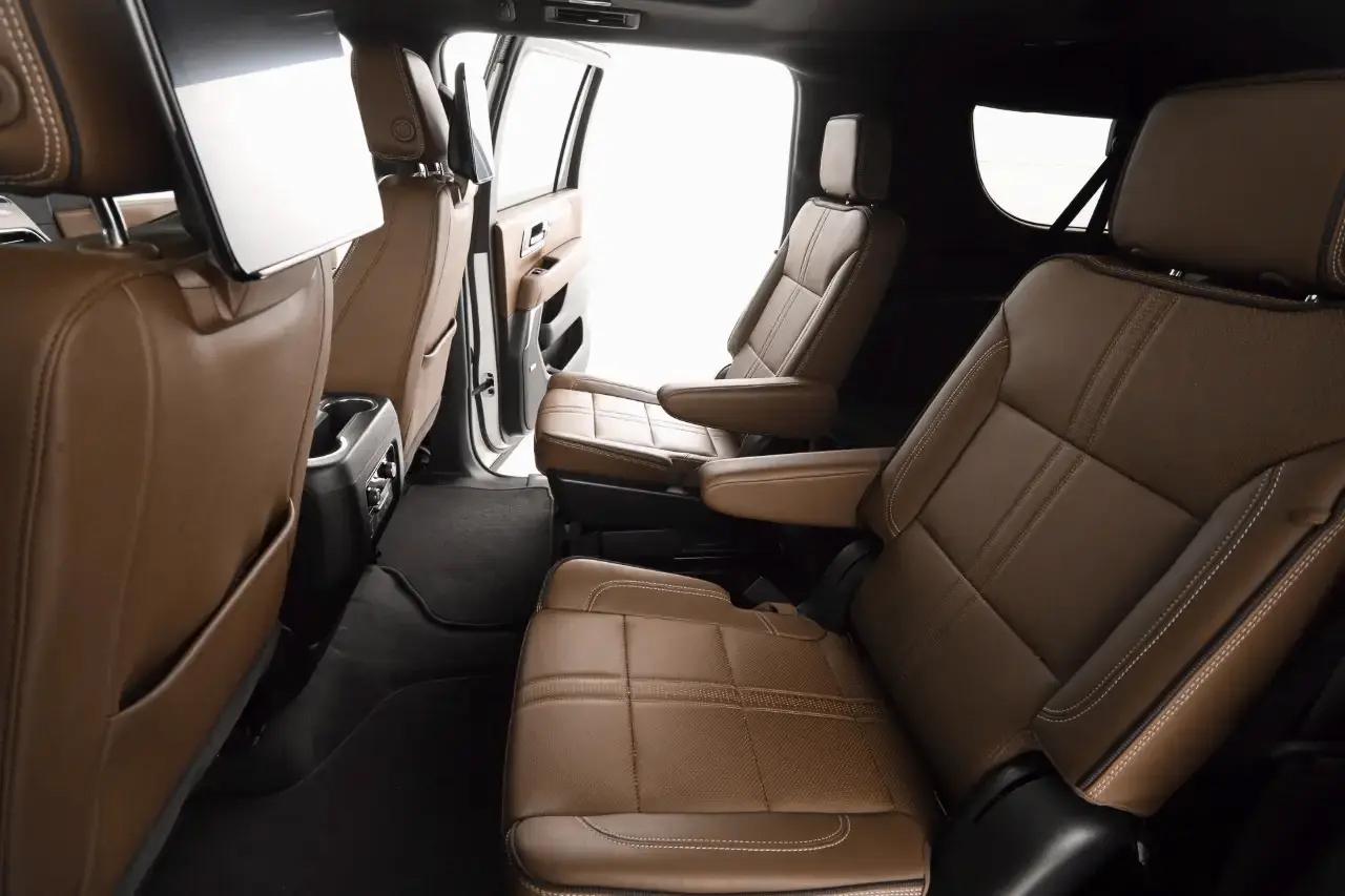 Chevrolet Suburban High Country 4WD 2025