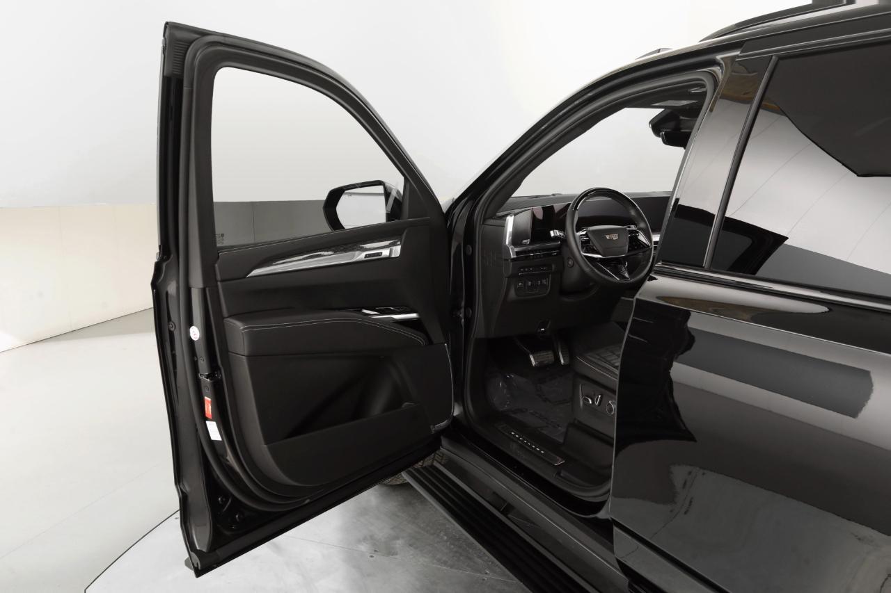 Cadillac Escalade  2025