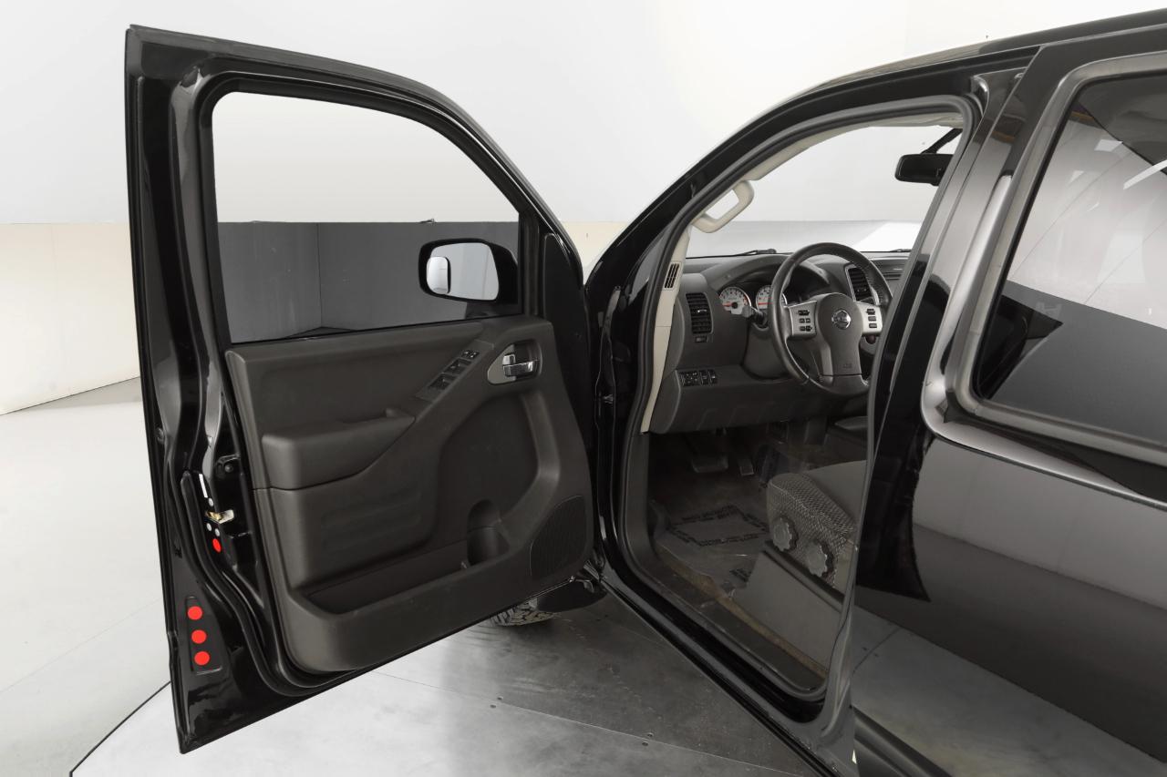 Nissan Frontier  2015