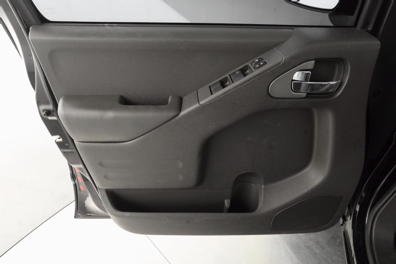 Nissan Frontier  2015