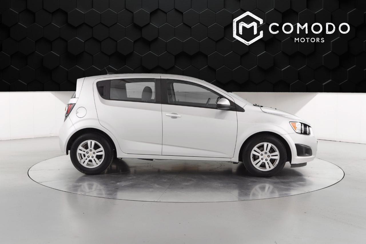 Chevrolet Sonic LS 2012