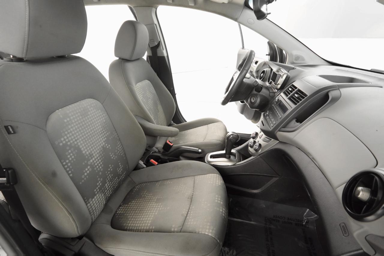 Chevrolet Sonic LS 2012