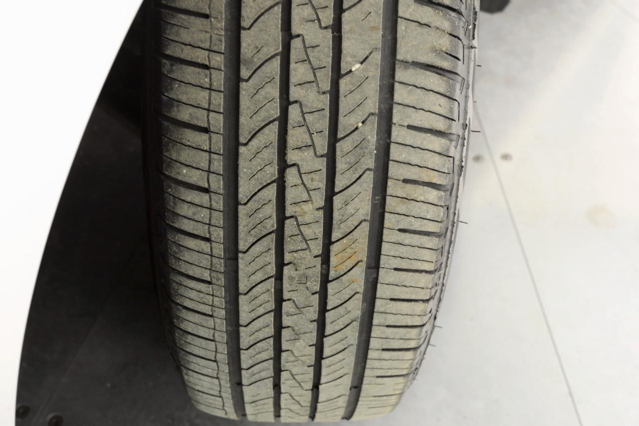 Chevrolet Sonic LS 2012