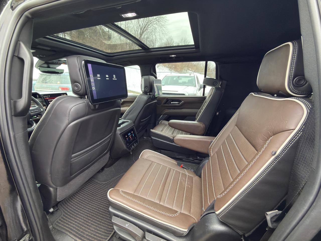 GMC Yukon XL Denali Ultimate 4WD 2025