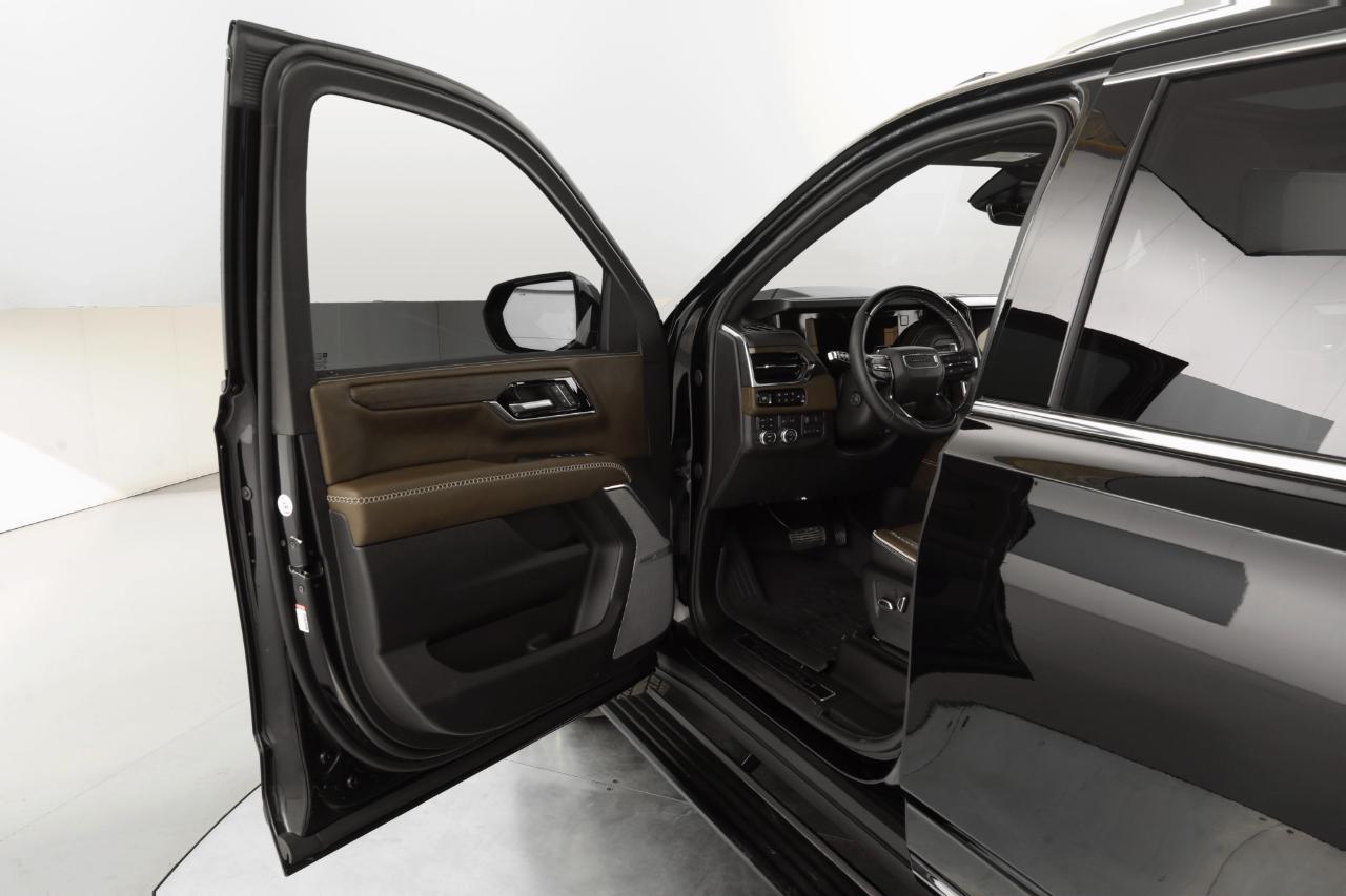 GMC Yukon XL Denali Ultimate 4WD 2025