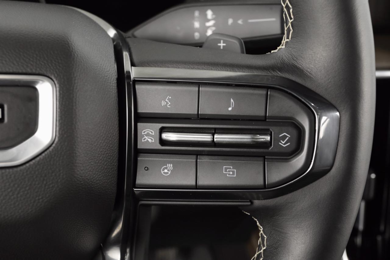 GMC Yukon XL Denali Ultimate 4WD 2025