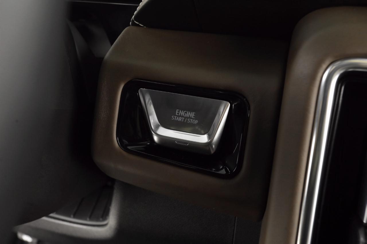 GMC Yukon XL Denali Ultimate 4WD 2025