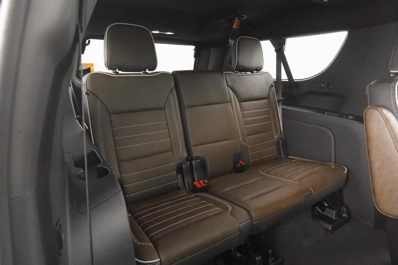 GMC Yukon XL Denali Ultimate 4WD 2025