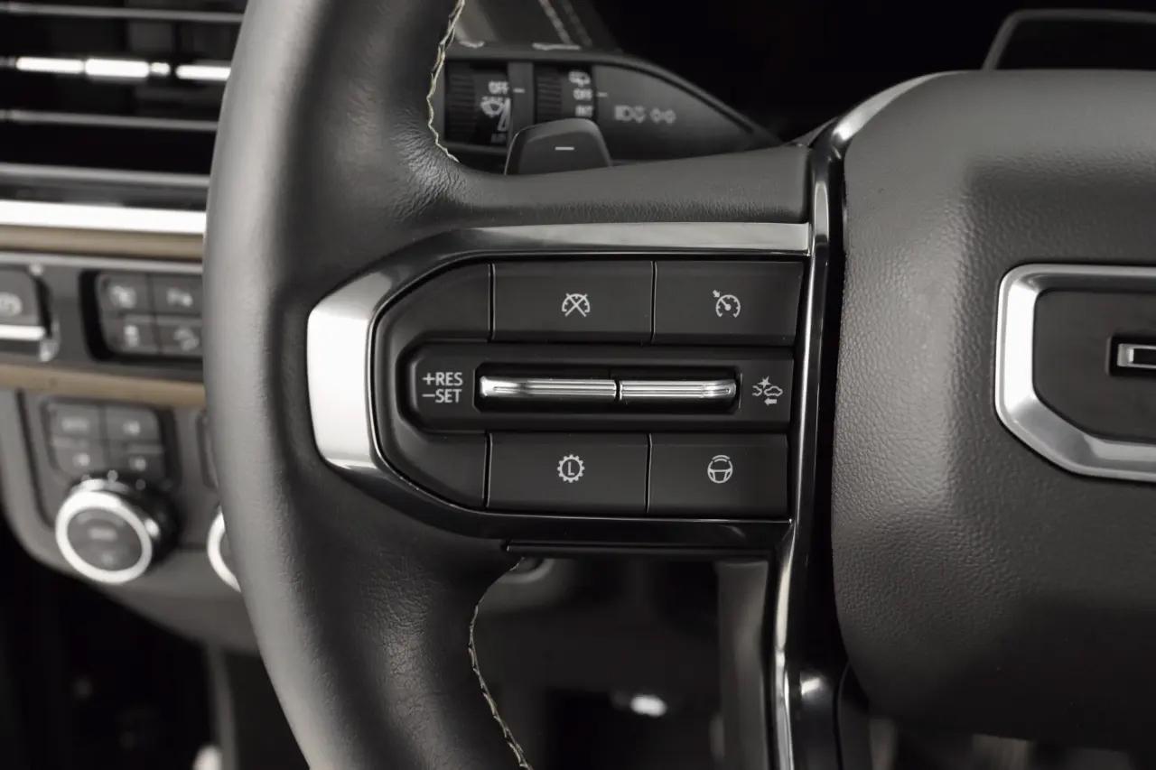 GMC Yukon XL Denali Ultimate 4WD 2025