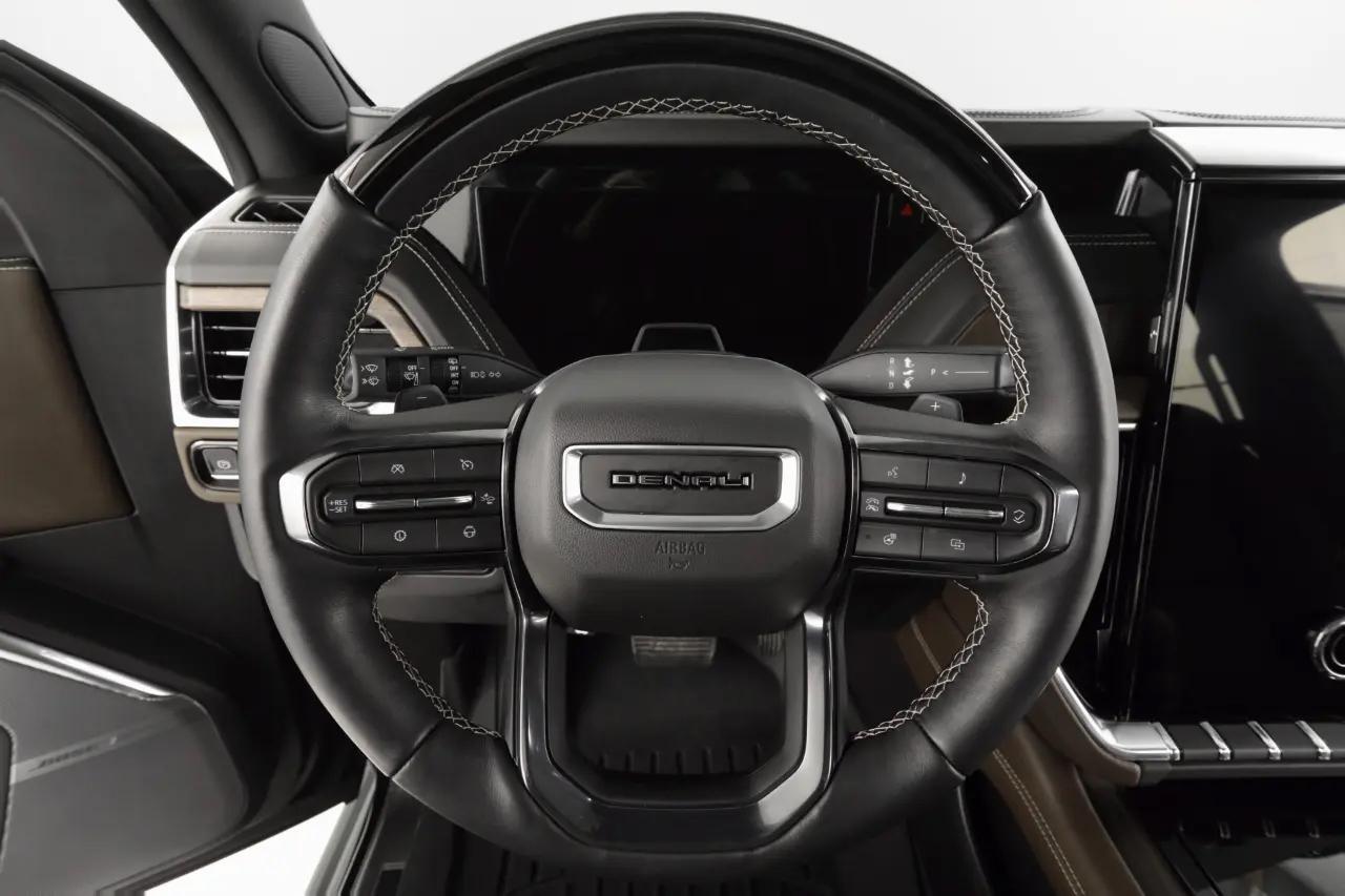 GMC Yukon XL Denali Ultimate 4WD 2025