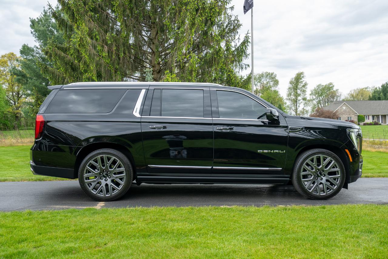 GMC Yukon XL Denali Ultimate 4WD 2025