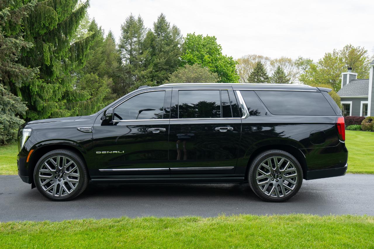 GMC Yukon XL Denali Ultimate 4WD 2025