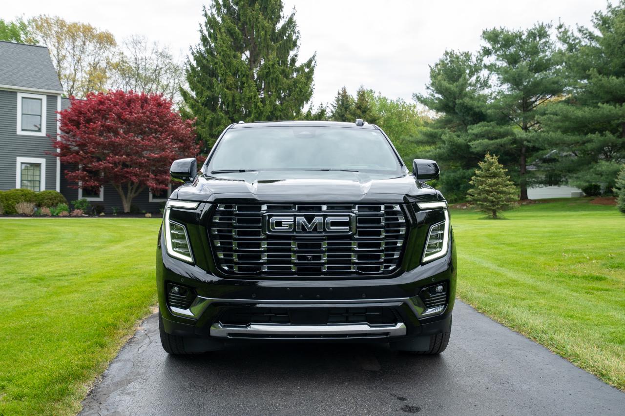GMC Yukon XL Denali Ultimate 4WD 2025