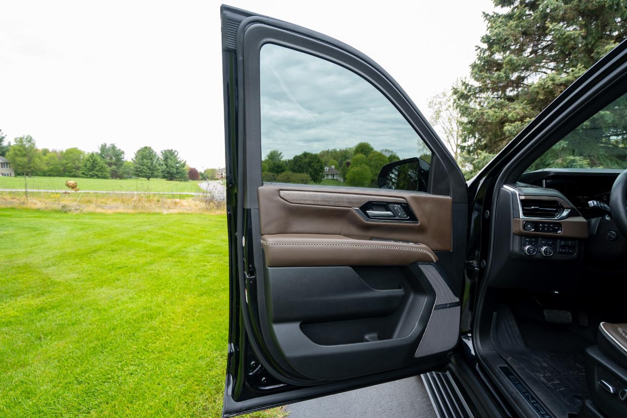 GMC Yukon XL Denali Ultimate 4WD 2025
