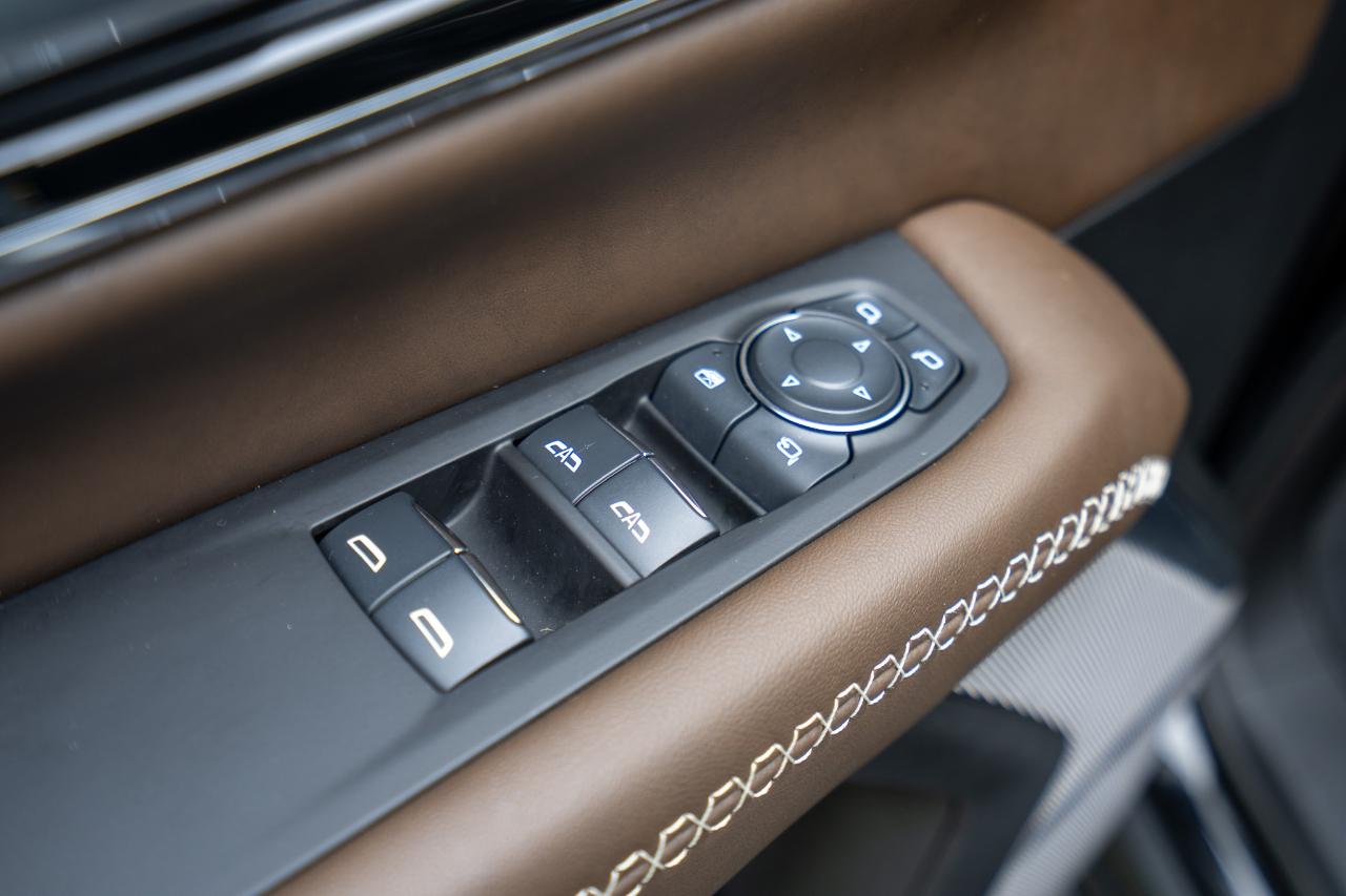 GMC Yukon XL Denali Ultimate 4WD 2025