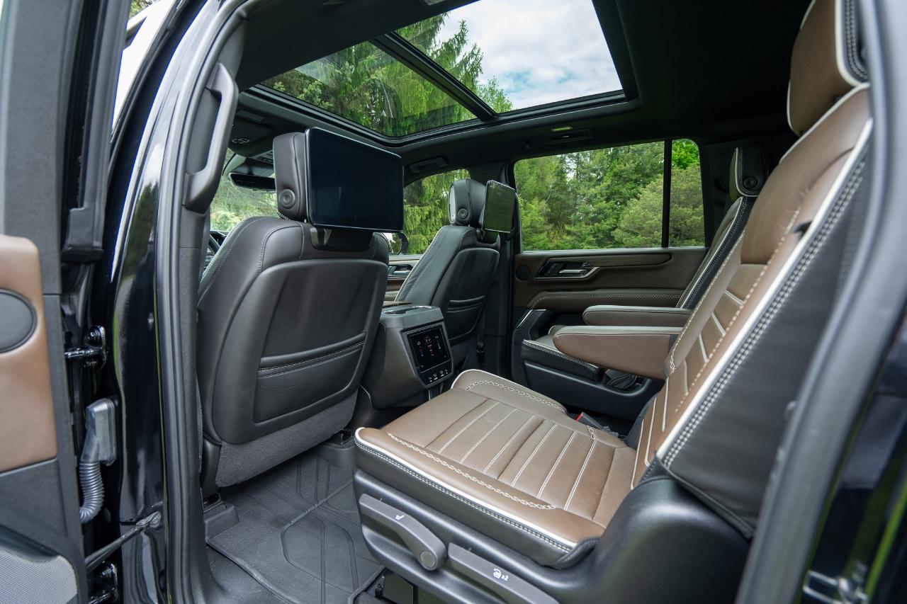 GMC Yukon XL Denali Ultimate 4WD 2025