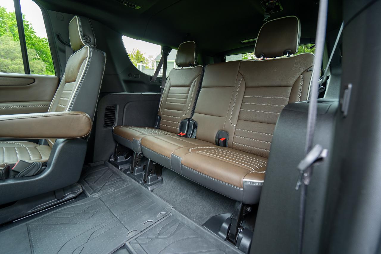 GMC Yukon XL Denali Ultimate 4WD 2025