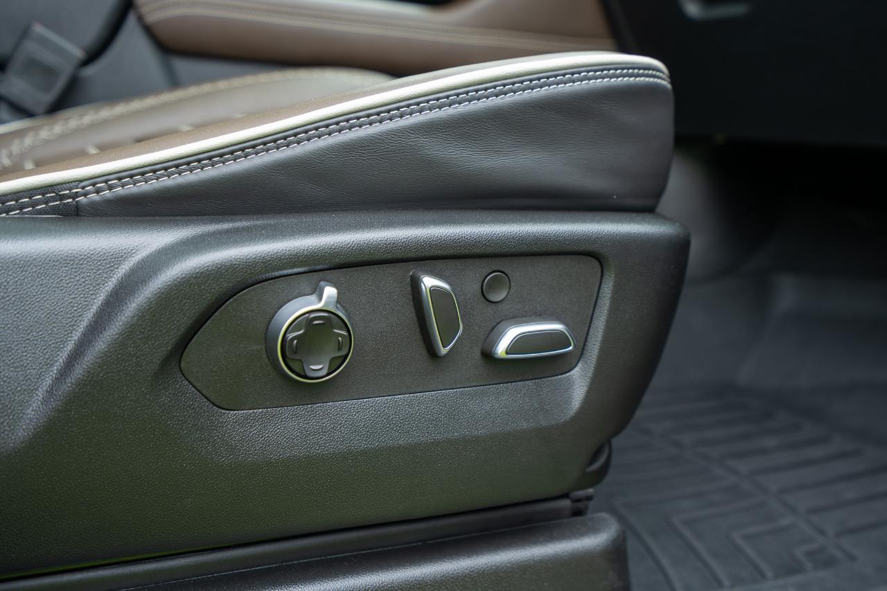 GMC Yukon XL Denali Ultimate 4WD 2025
