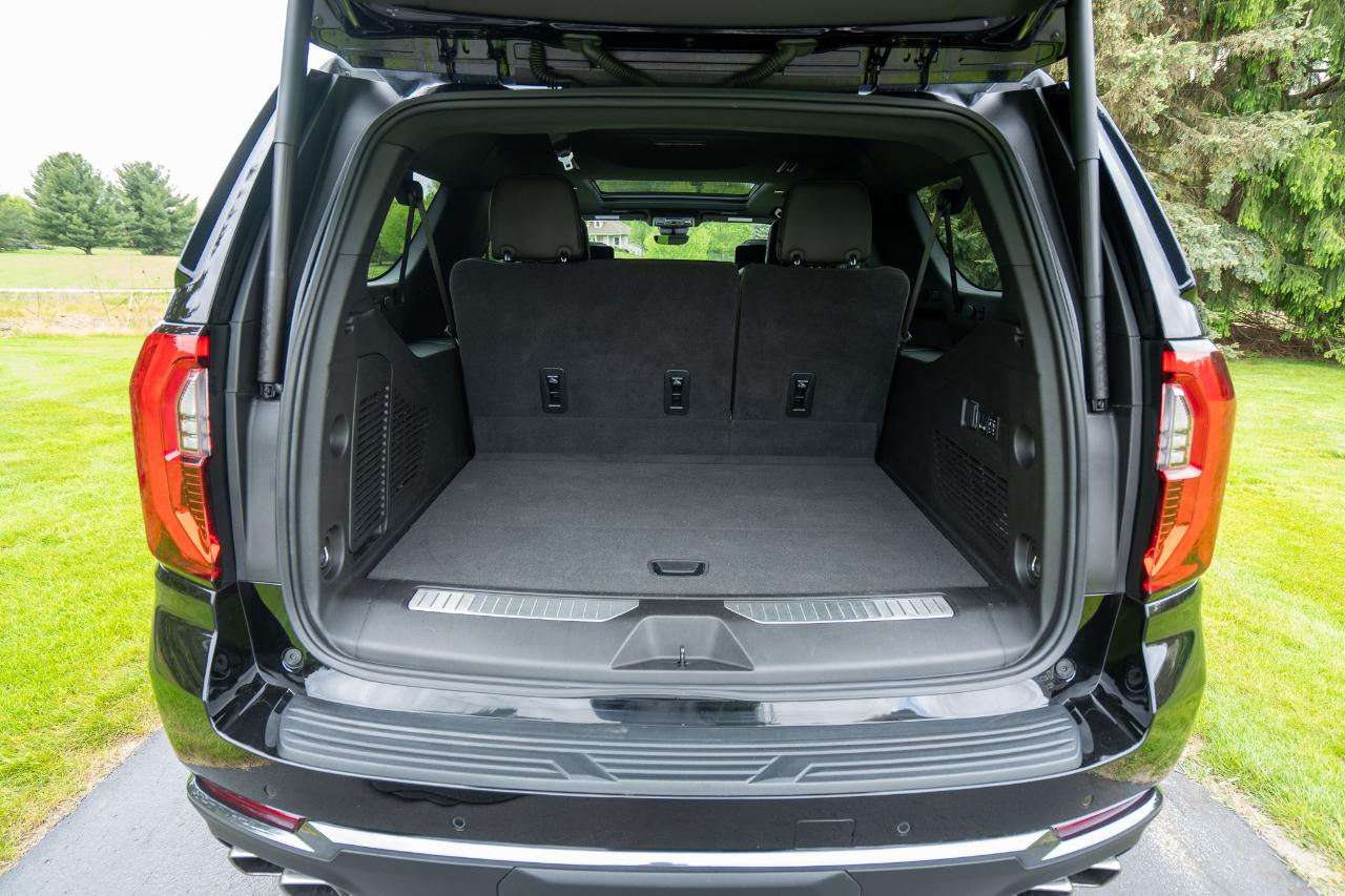 GMC Yukon XL Denali Ultimate 4WD 2025