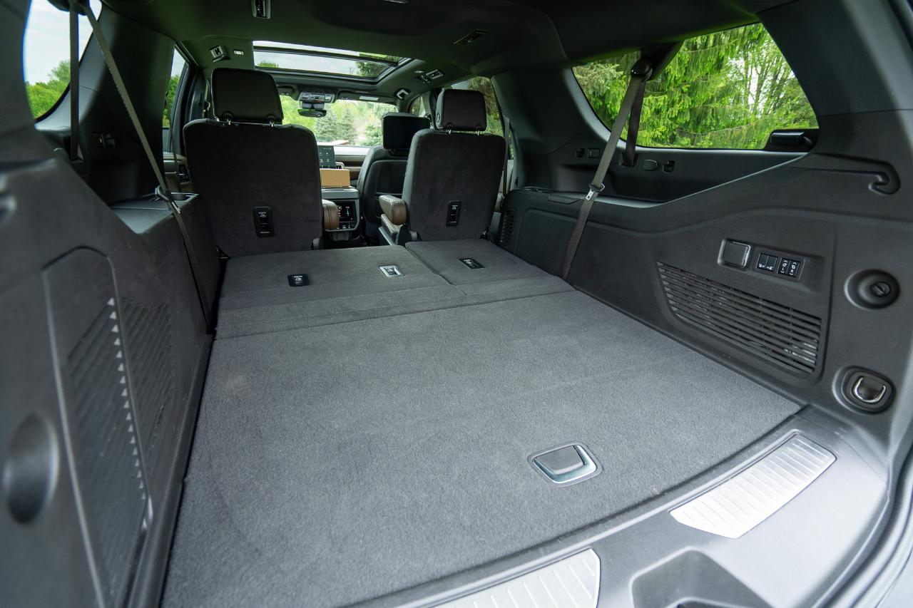 GMC Yukon XL Denali Ultimate 4WD 2025