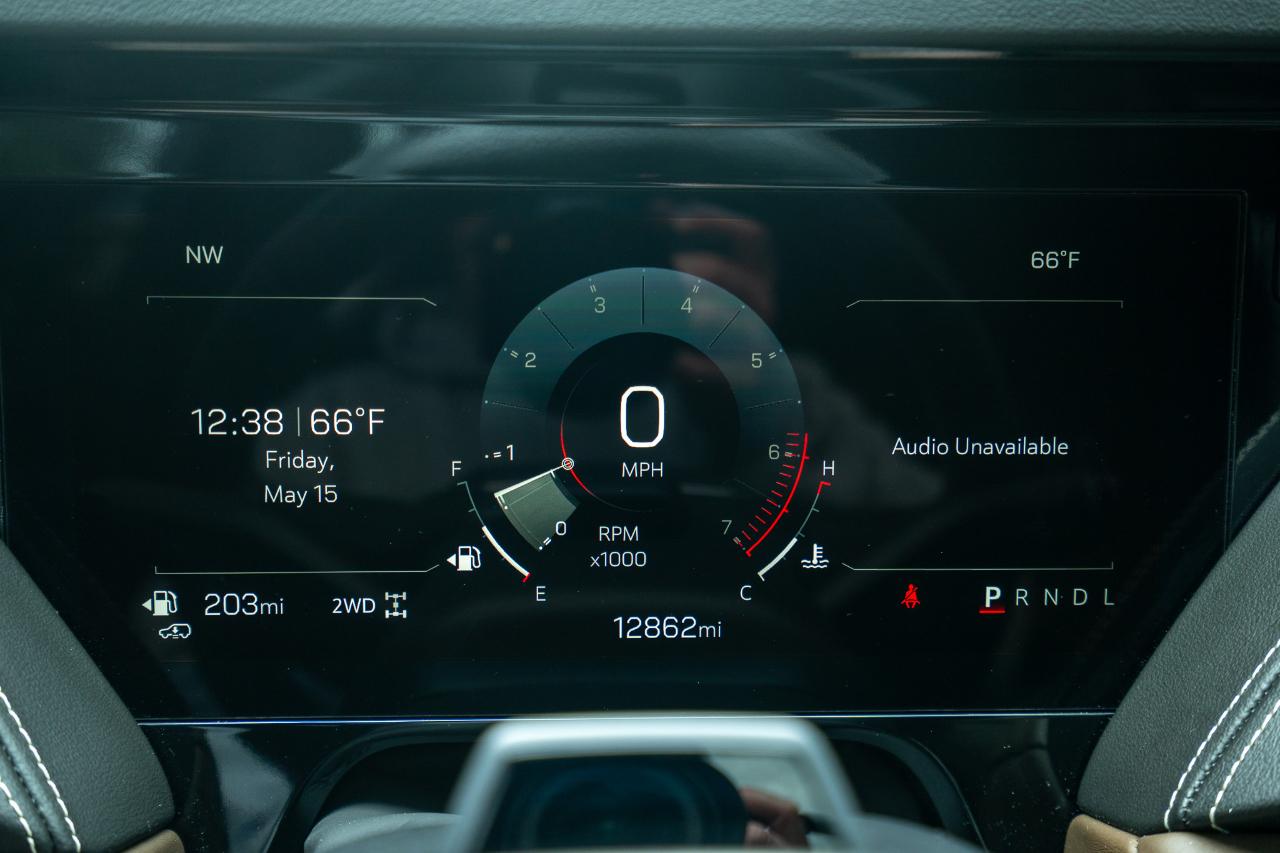 GMC Yukon XL Denali Ultimate 4WD 2025