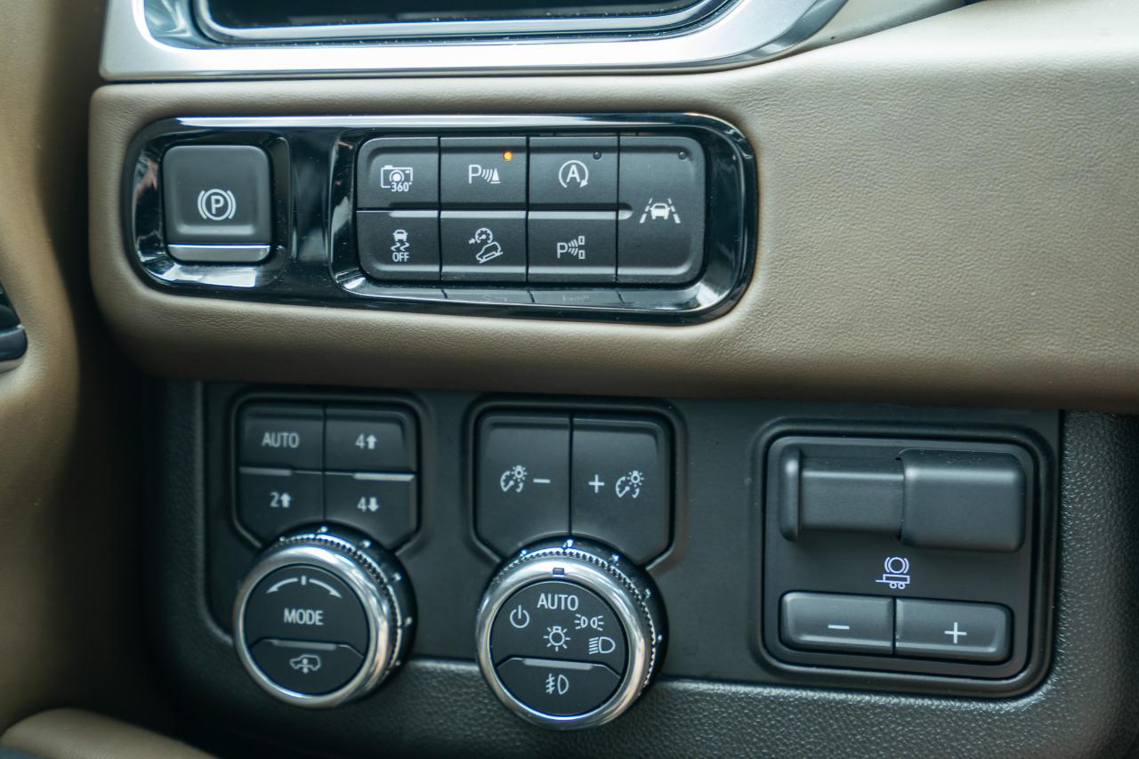GMC Yukon XL Denali Ultimate 4WD 2025