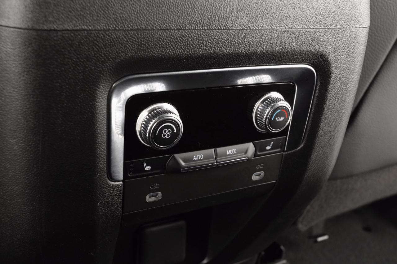 GMC Yukon XL Denali 4WD 2023