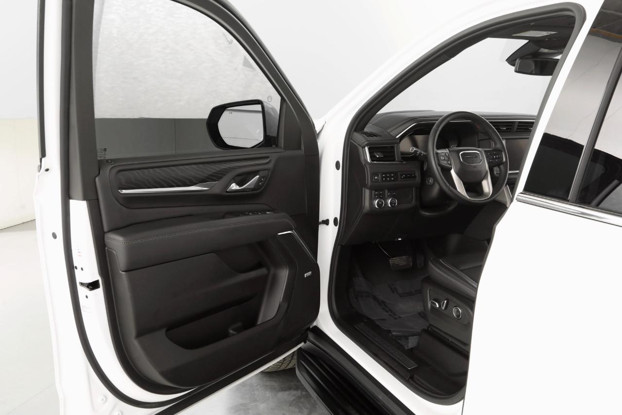 GMC Yukon XL Denali 4WD 2023