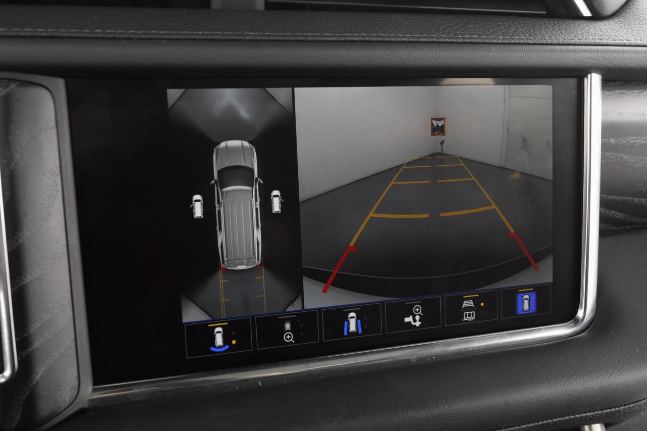 GMC Yukon XL Denali 4WD 2023