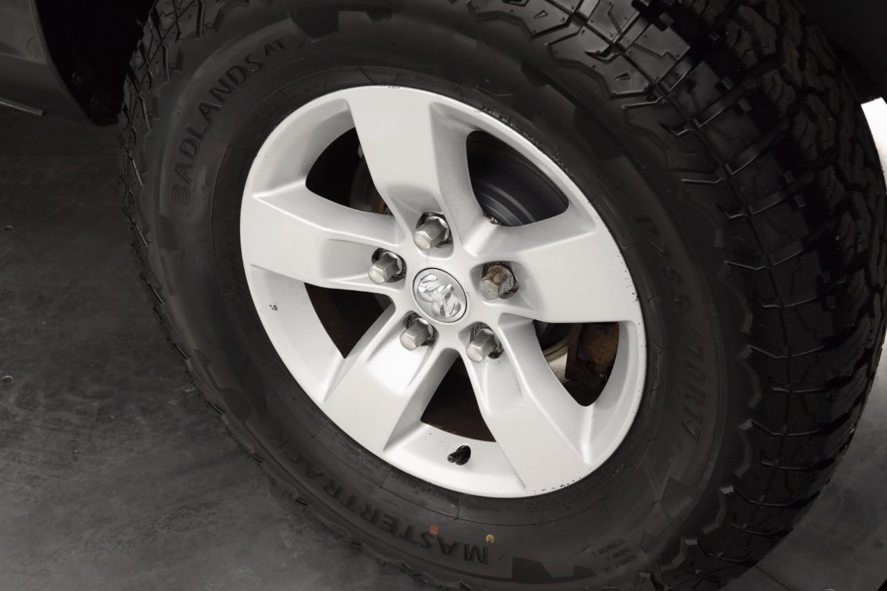 RAM 1500 SLT Crew Cab 4WD 2013