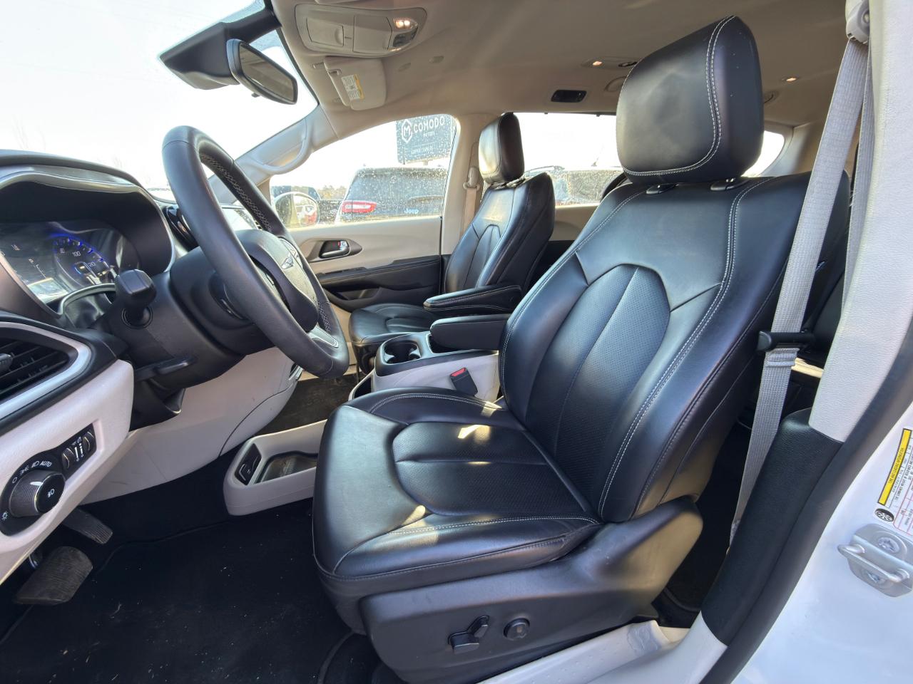 Chrysler Pacifica Touring L 2023