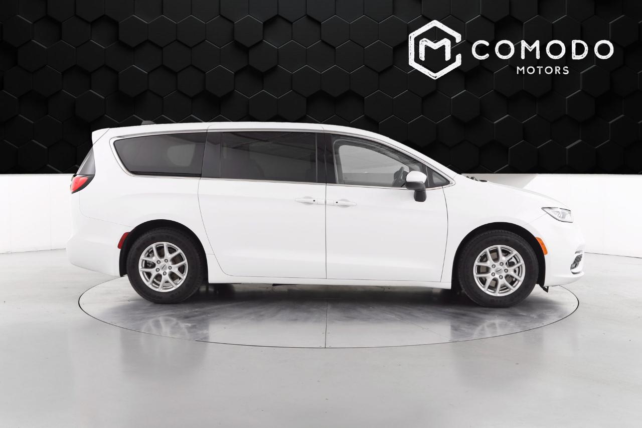 Chrysler Pacifica Touring L 2023