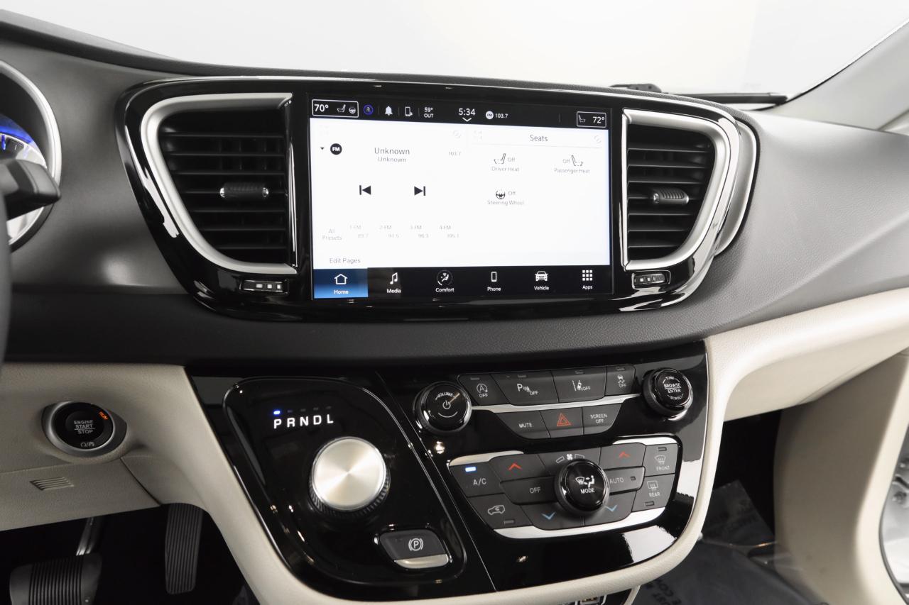 Chrysler Pacifica Touring L 2023