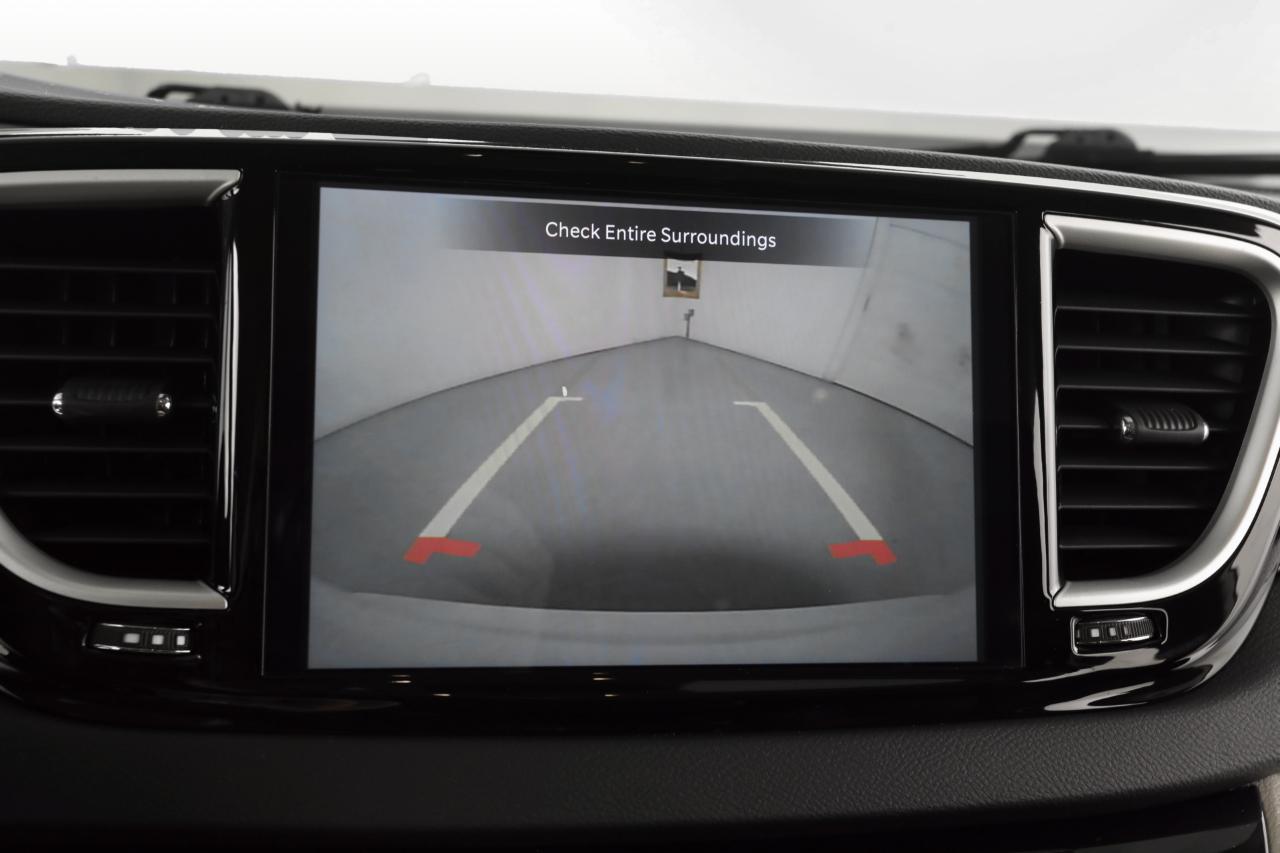 Chrysler Pacifica Touring L 2023