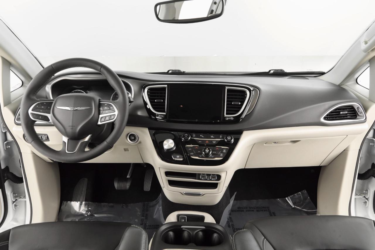 Chrysler Pacifica Touring L 2023