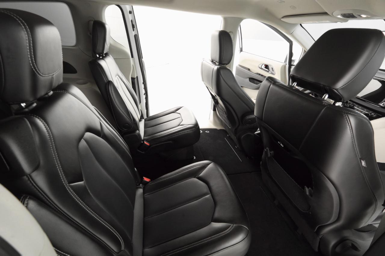 Chrysler Pacifica Touring L 2023