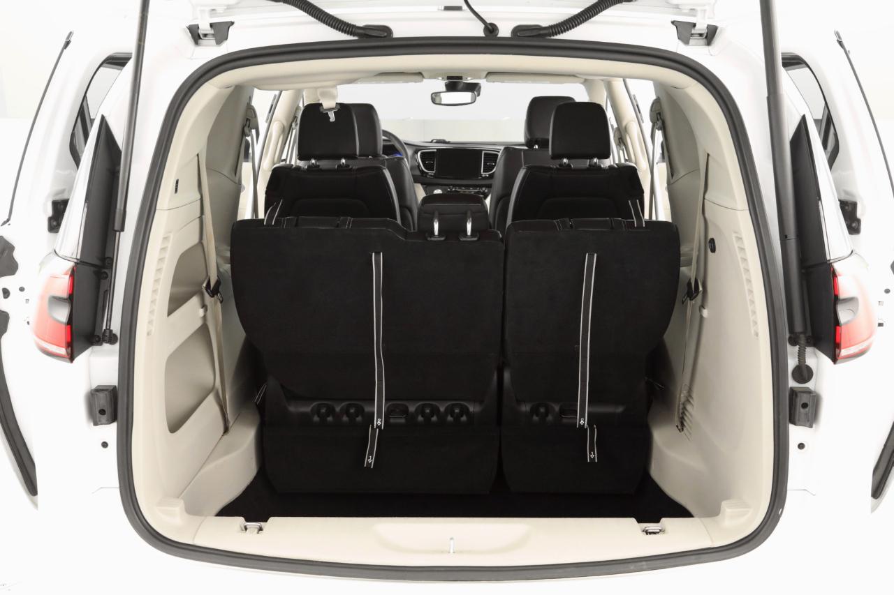 Chrysler Pacifica Touring L 2023