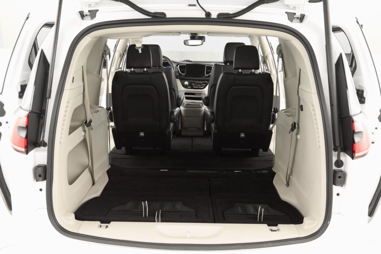 Chrysler Pacifica Touring L 2023